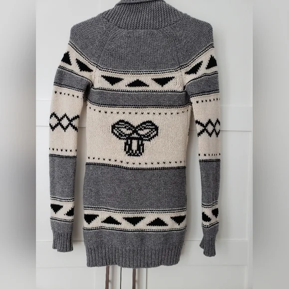 TNA Grey and Cream Shawl Collar Cardigan from Aritzia - Picture 2 of 3